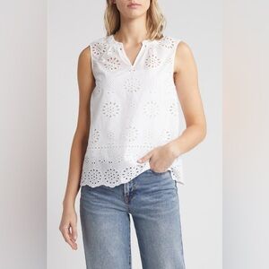 Caslon Women’s Sleeveless Eyelet Top in White‎ Blazer Size Medium.